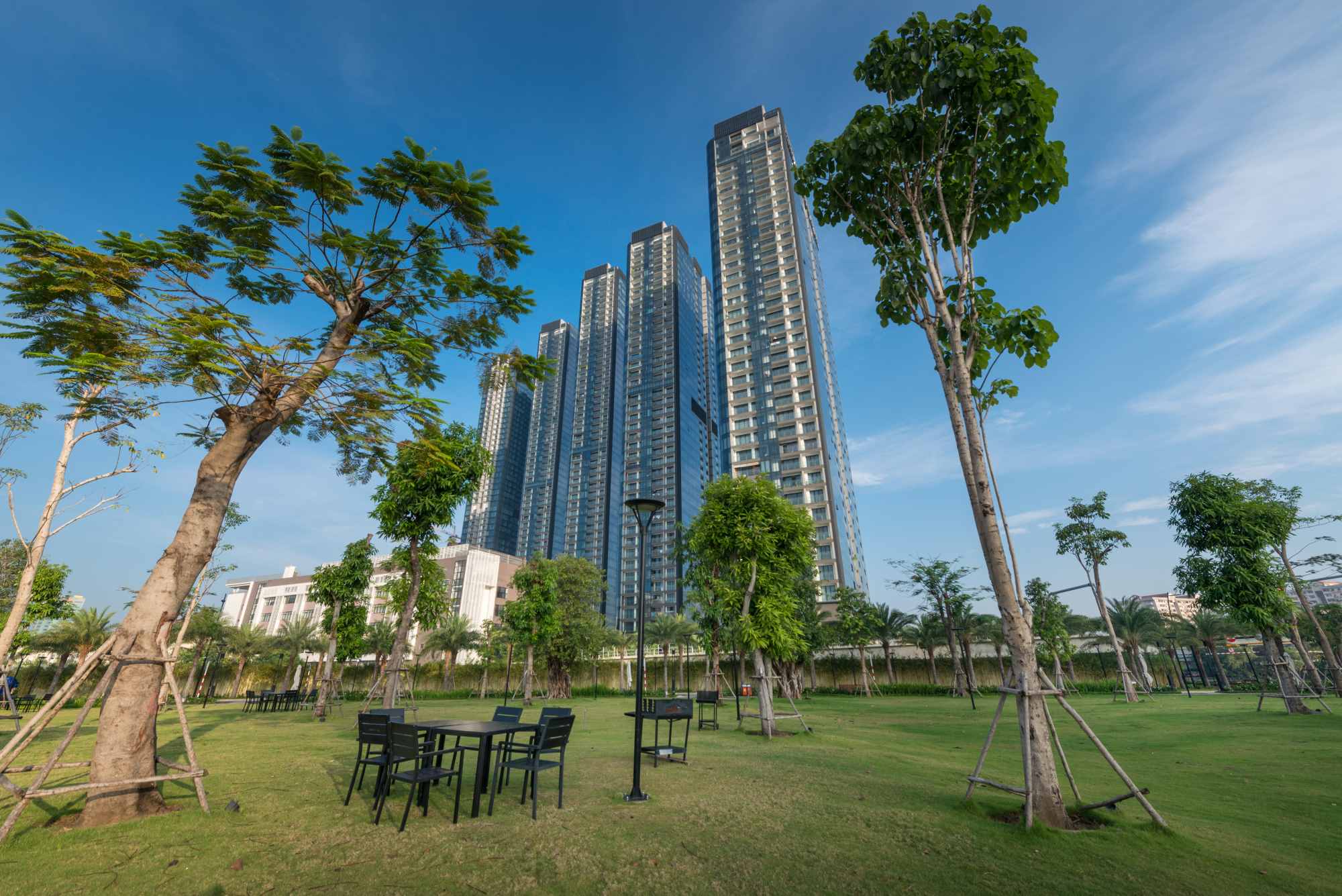 cho thuê căn hộ chung cư Vinhomes Golden River Ba Son