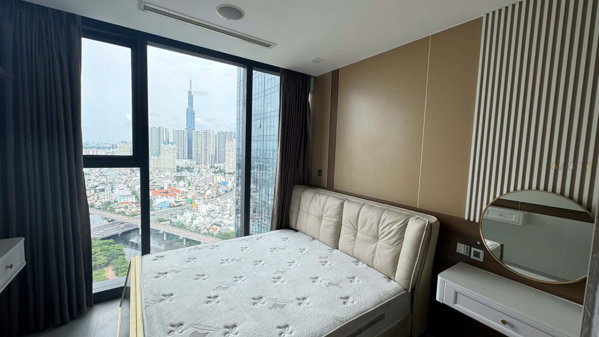 chuyển nhượng căn hộ chung cư Vinhomes Golden River Ba Son