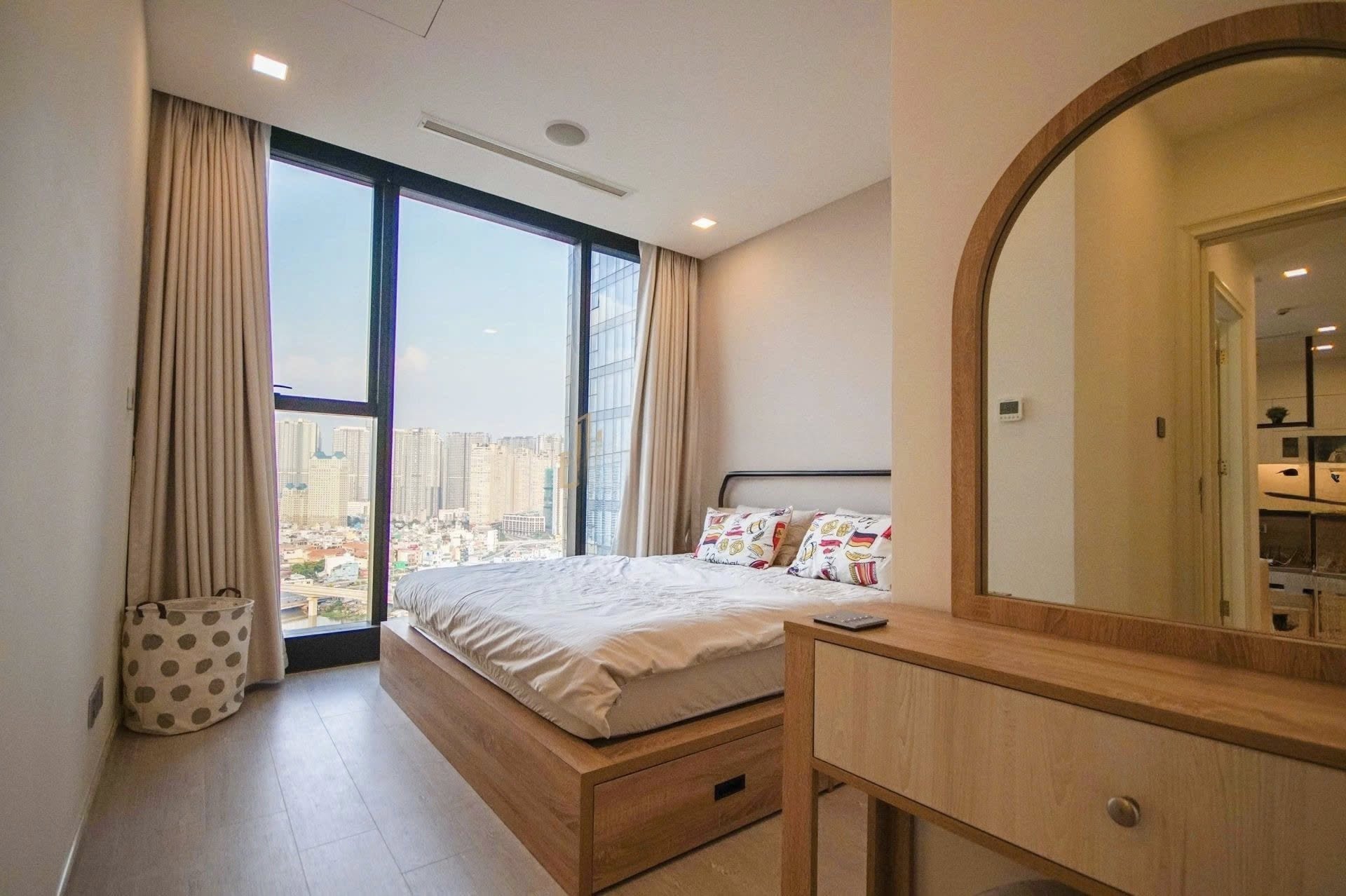 chuyển nhượng căn hộ chung cư Vinhomes Golden River Ba Son